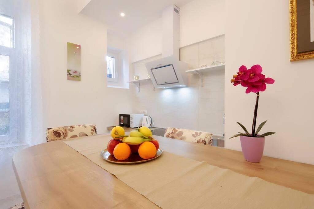Apartamento Chrystal Apps Integral Rijeka Exterior foto